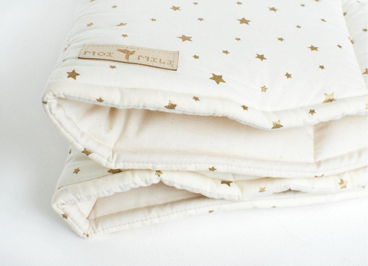 Gesteppte Spielmatte „Gold Stars“ – beidseitig nutzbar
