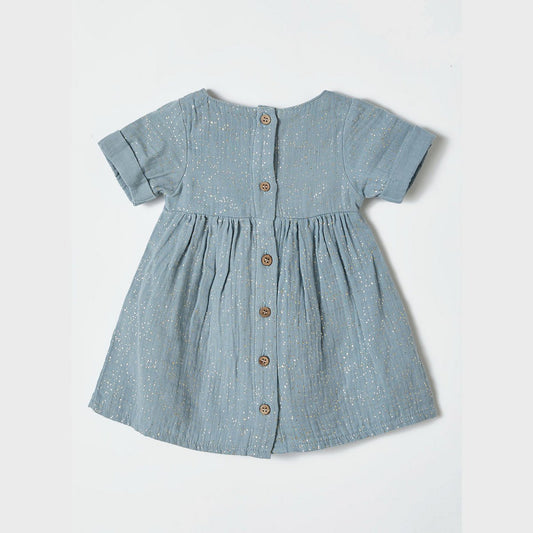 Rückseite Glitzer-Kleid für Babys & Kinder – weich & festlich. zu sehen ist die Knopfleiste am Rücken