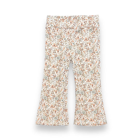 Schlaghose „Blossom Meadow“ mit feinem floralen Muster – handgefertigte Kinderhose von Feathers®