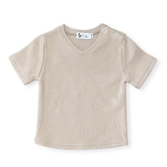 Weiches Babyshirt mit Druckknöpfen an der Schulter – nachhaltig & bequem